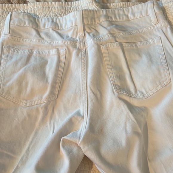 White Jean capris - Picture 4 of 4